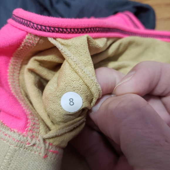 Size 8 Lululemon Nolimits Tank - Picture 5 of 6